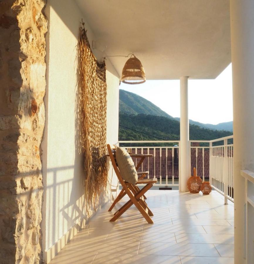 Mi Sestre - Studio Apartment Hvar Vrisnik Елса Экстерьер фото